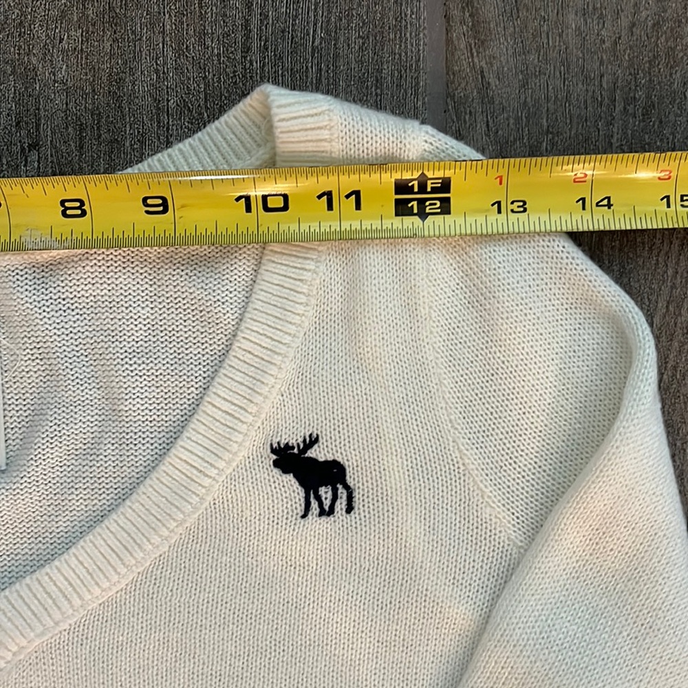 Girls Abercrombie & Fitch V neck sweater size large- cream/ off white - Picture 5 of 10